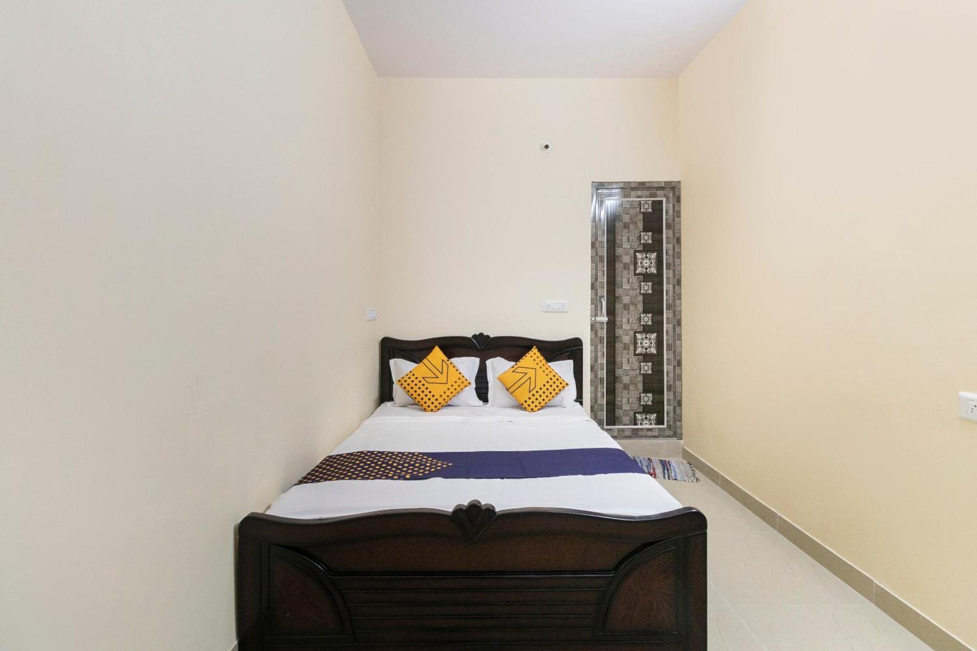 Spot On Ssr Lodging And Boarding Bangalore Exterior foto