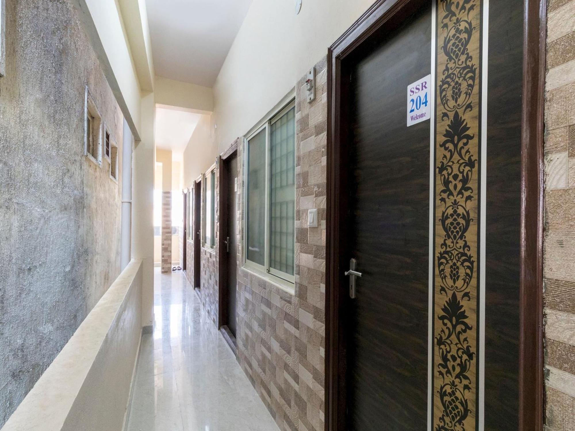 Spot On Ssr Lodging And Boarding Bangalore Exterior foto