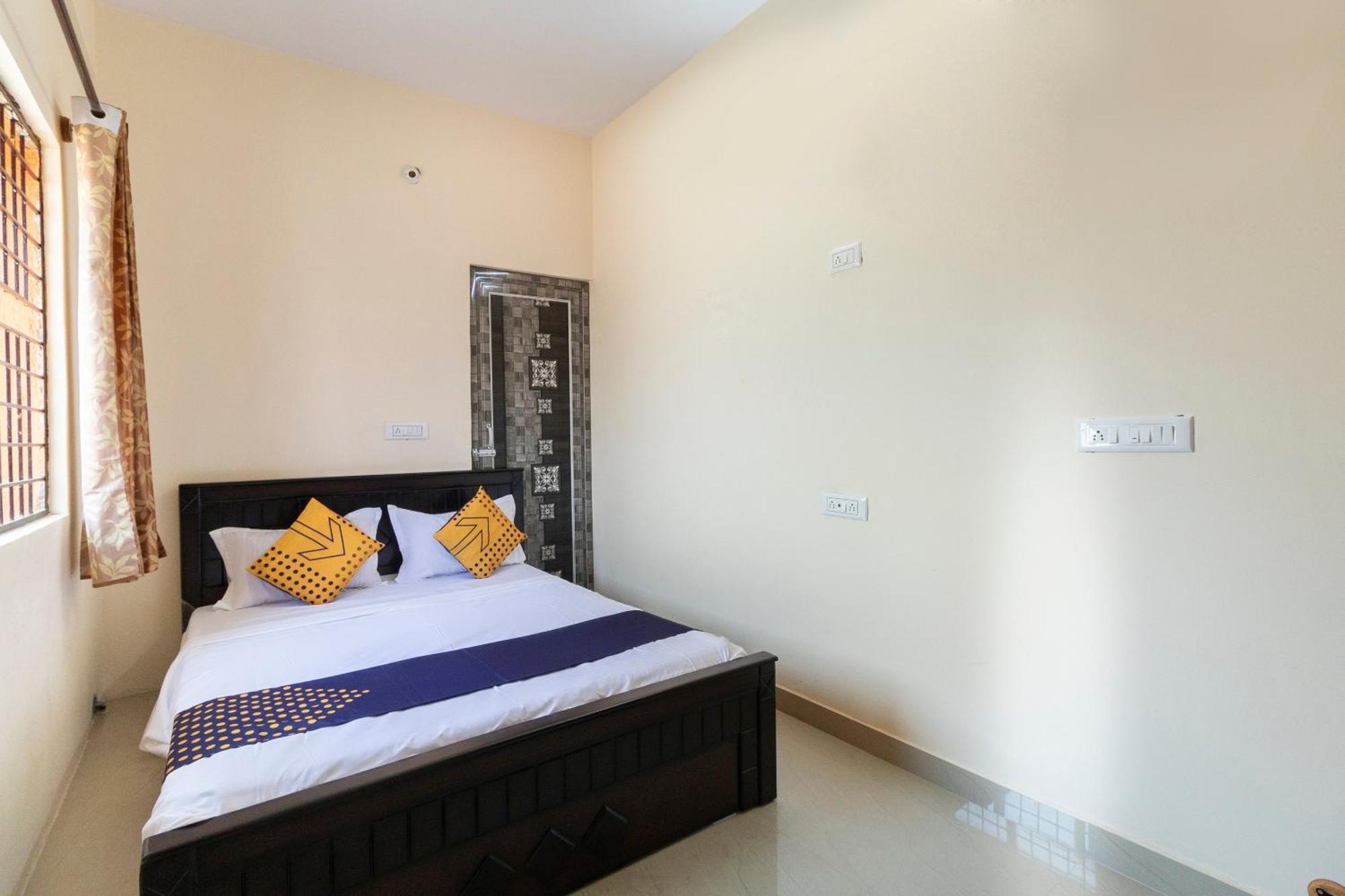 Spot On Ssr Lodging And Boarding Bangalore Exterior foto