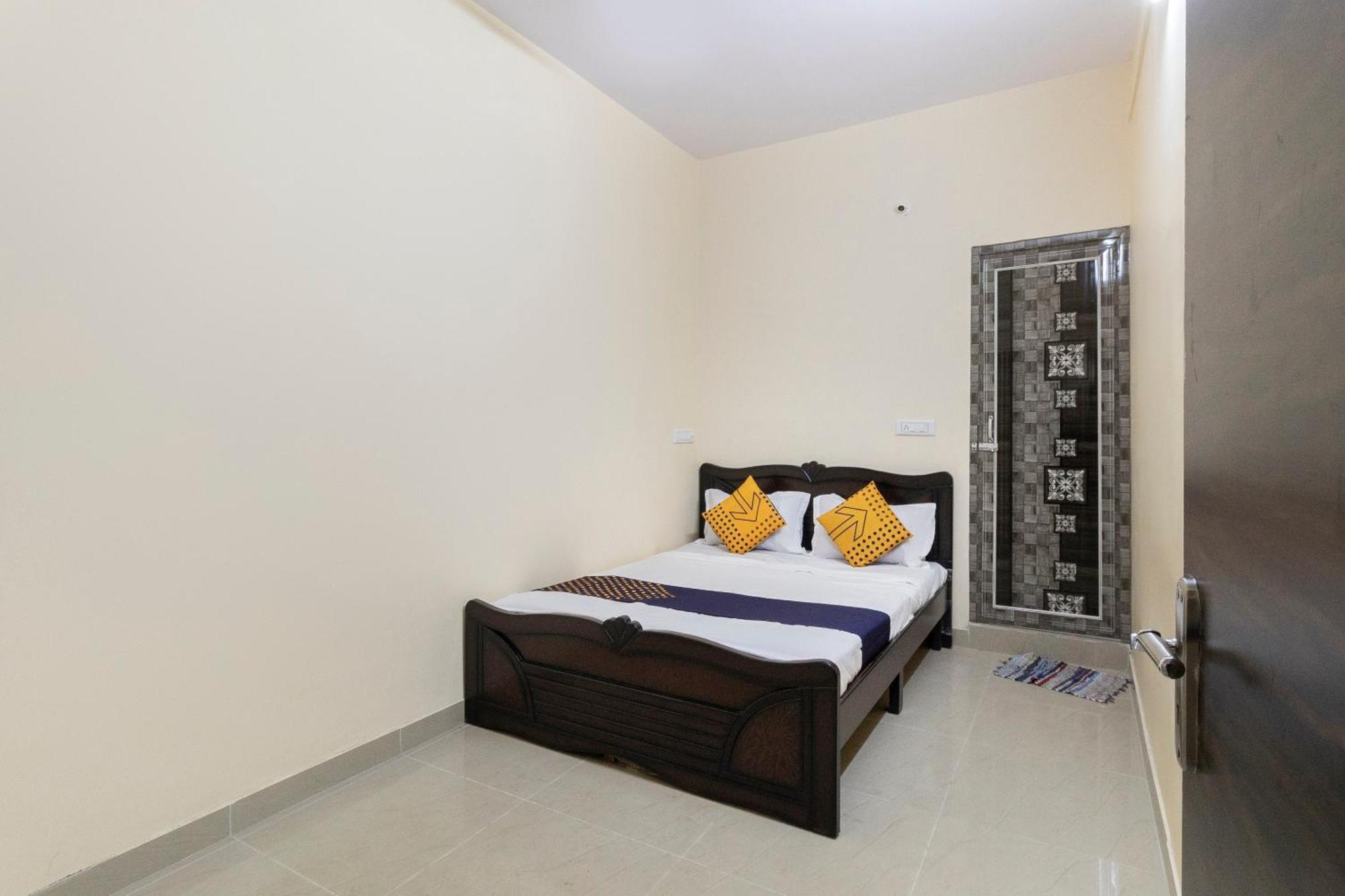 Spot On Ssr Lodging And Boarding Bangalore Exterior foto
